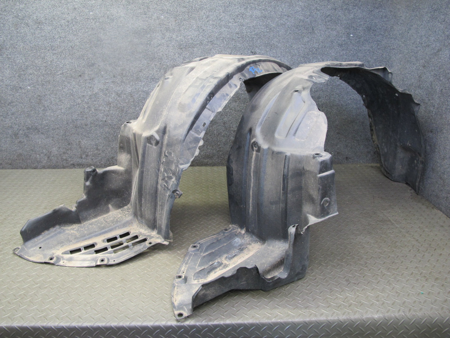 95-97 Toyota Celsior Lexus LS400 UCF20 Front Fender Liner Splash Shield Set OEM