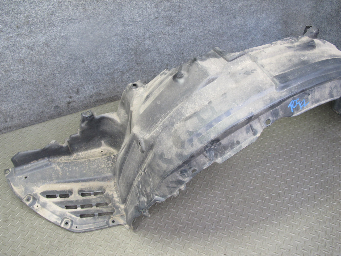 95-97 Toyota Celsior Lexus LS400 UCF20 Front Fender Liner Splash Shield Set OEM