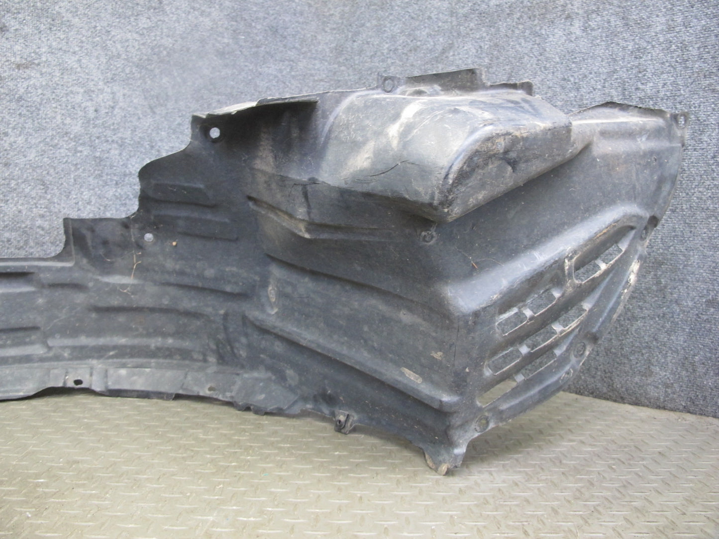 95-97 Toyota Celsior Lexus LS400 UCF20 Front Fender Liner Splash Shield Set OEM