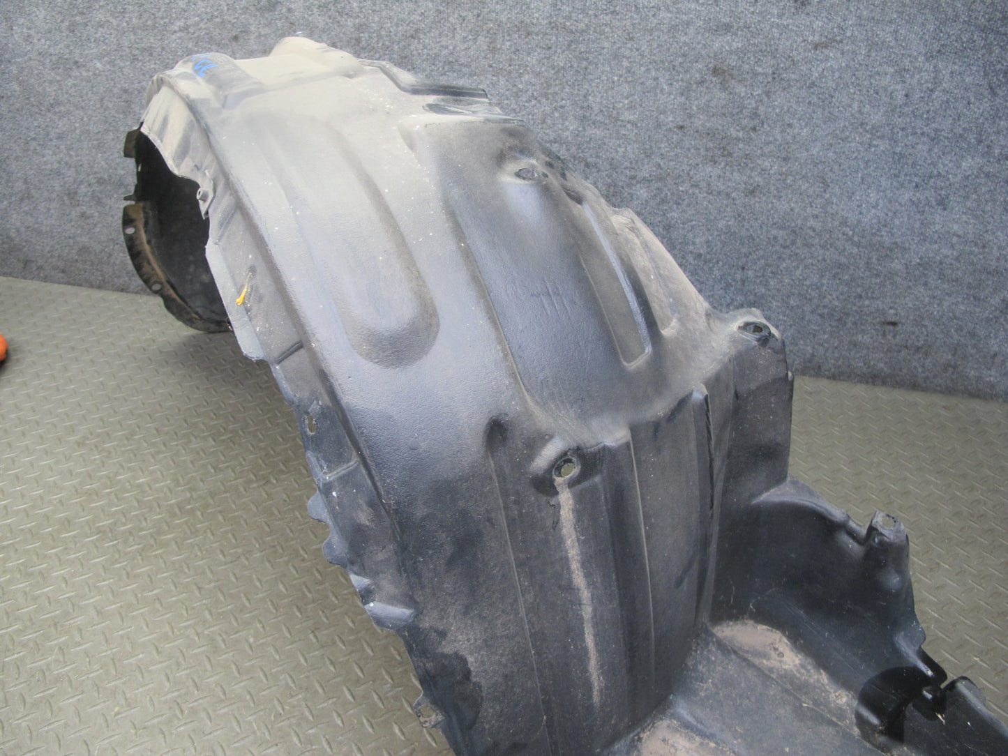 95-97 Toyota Celsior Lexus LS400 UCF20 Front Fender Liner Splash Shield Set OEM