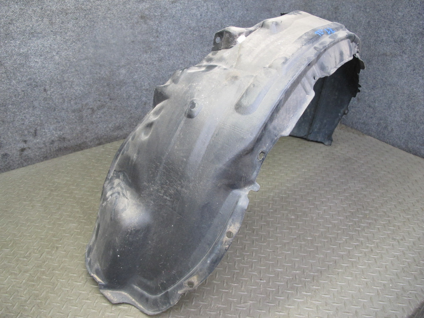 95-97 Toyota Celsior Lexus LS400 UCF20 Front Fender Liner Splash Shield Set OEM