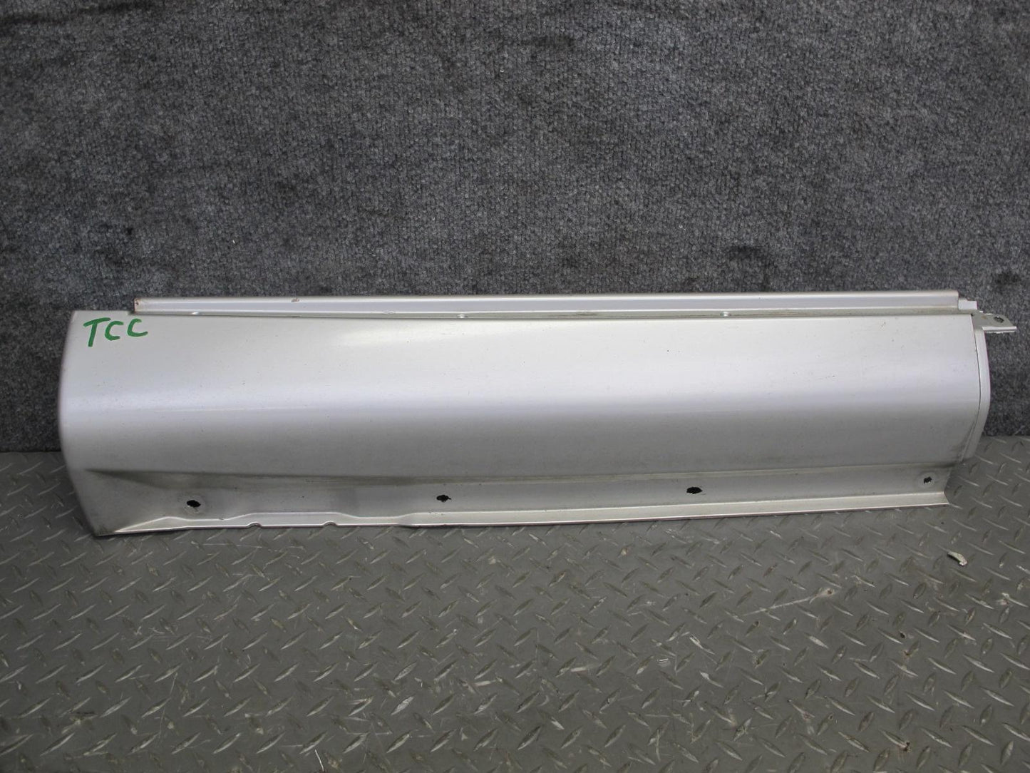 95-97 Toyota Celsior Lexus LS400 Side Skirt Rocker Panel Molding Set Gray OEM