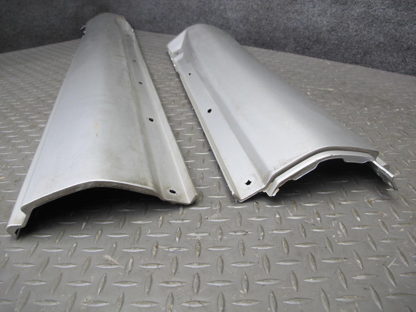 95-97 Toyota Celsior Lexus LS400 Side Skirt Rocker Panel Molding Set Gray OEM