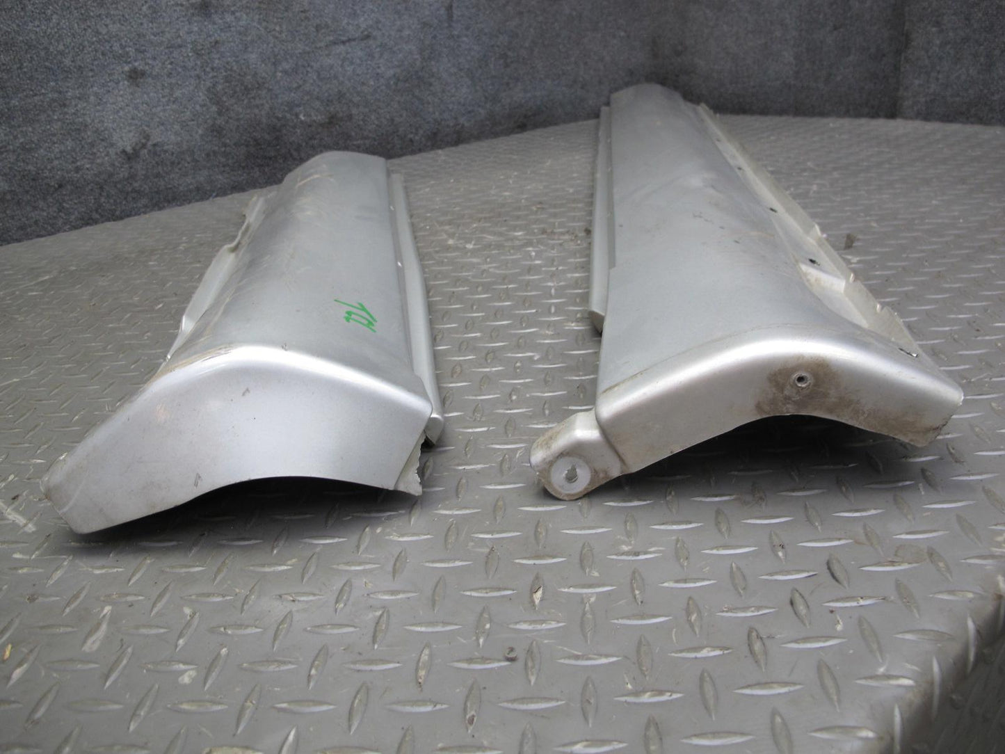 95-97 Toyota Celsior Lexus LS400 Side Skirt Rocker Panel Molding Set Gray OEM