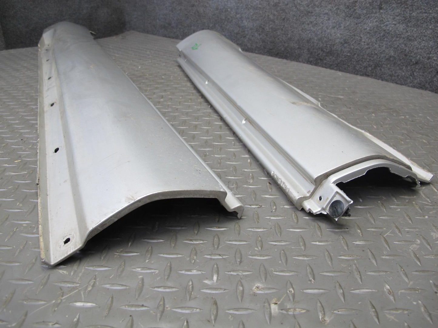 95-97 Toyota Celsior Lexus LS400 Side Skirt Rocker Panel Molding Set Gray OEM