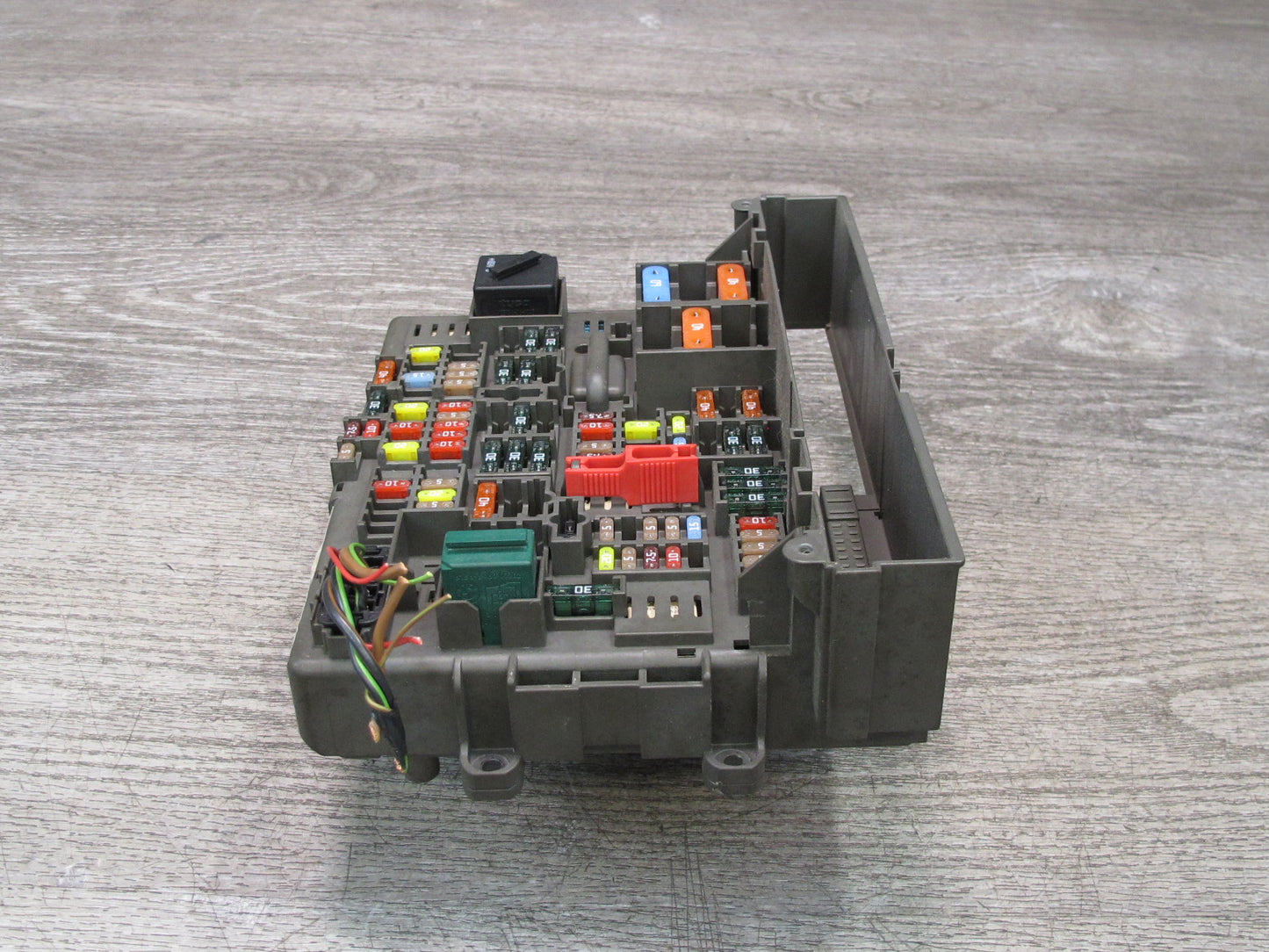 08-13 BMW E88 E82 135I Power Distribution Fuse Relay Box Module OEM