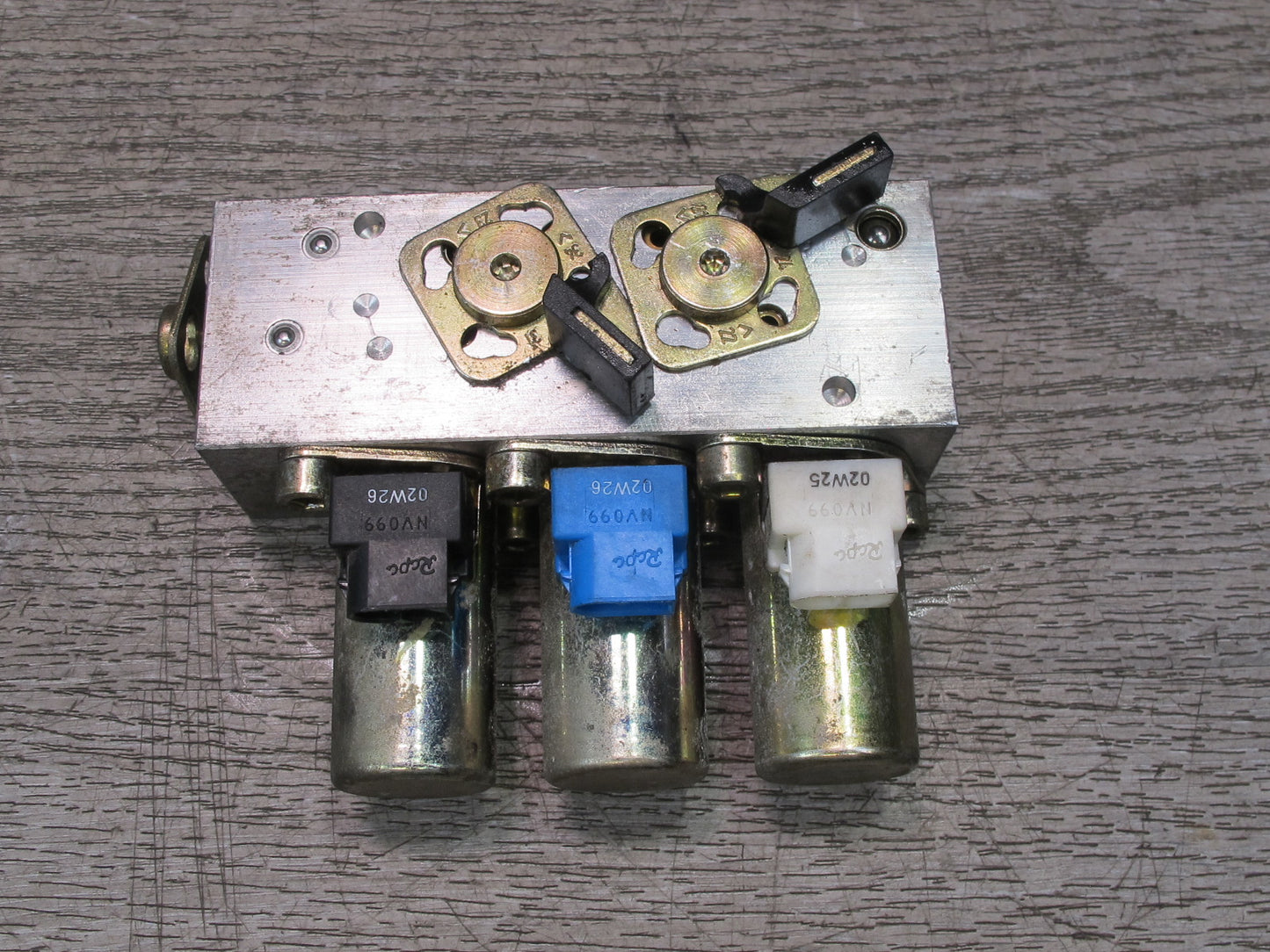 01-06 BMW E46 330ci Convertible TOP Roof Hydraulic Valve Control Block OEM