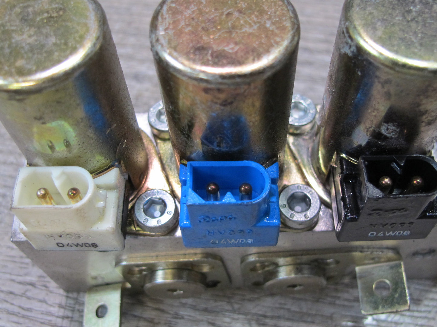 2001-2006 BMW E46 M3 Convertible TOP Roof Hydraulic Valve Control Block