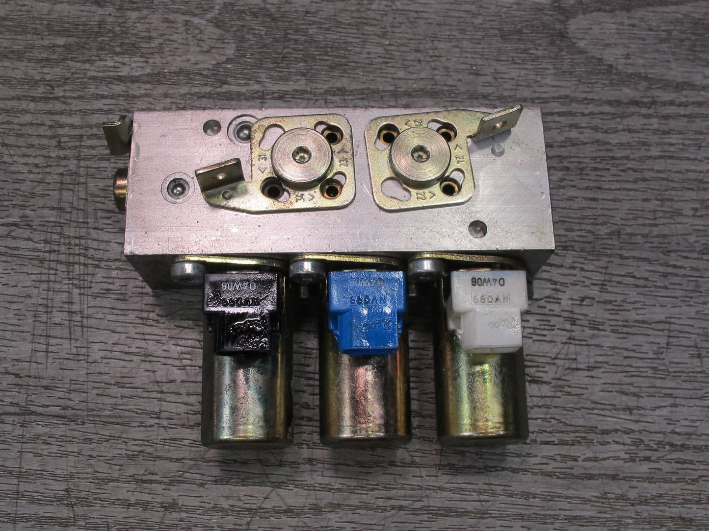 2001-2006 BMW E46 M3 Convertible TOP Roof Hydraulic Valve Control Block