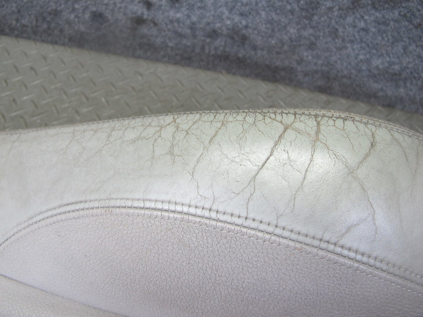 08-13 BMW E82 E88 135i Convertible Front Right Seat Upper Leather Cushion OEM