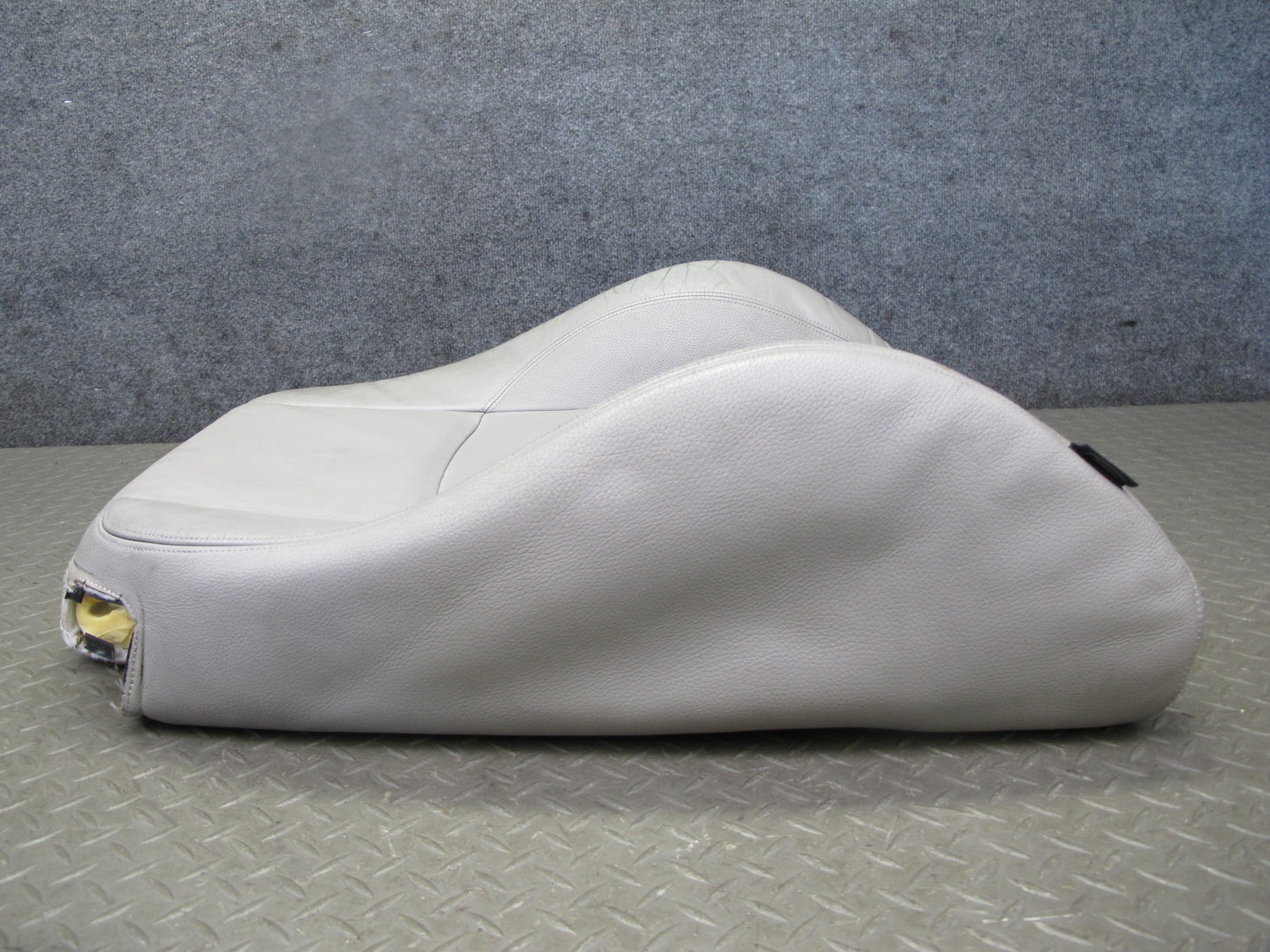 08-13 BMW E82 E88 135i Convertible Front Right Seat Upper Leather Cushion OEM