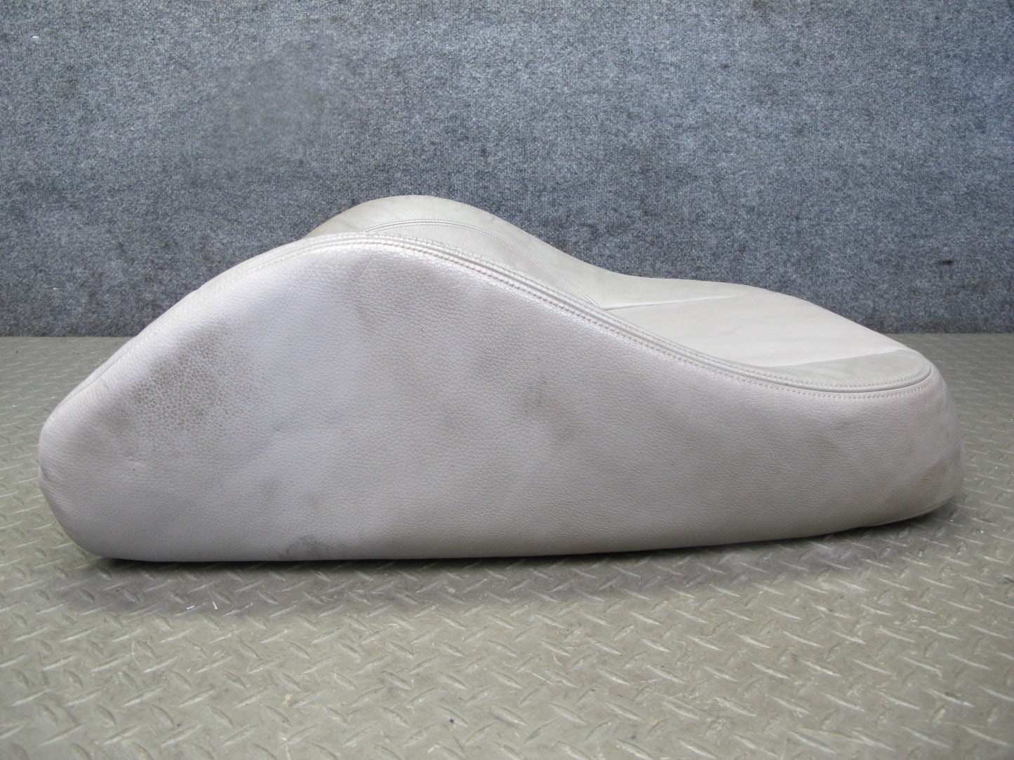 08-13 BMW E82 E88 135i Convertible Front Right Seat Upper Leather Cushion OEM