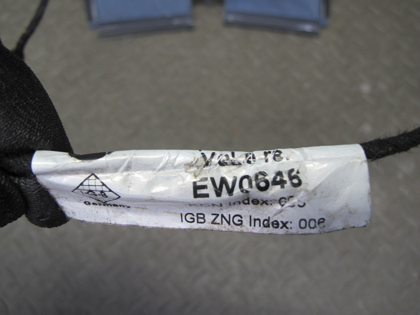 08-13 BMW E82 E88 135i Convertible Front Right Seat Upper Leather Cushion OEM