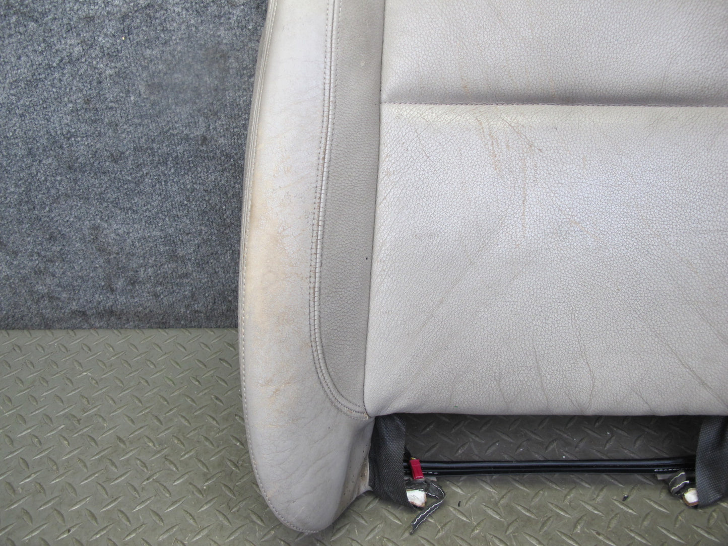 2008 BMW E82 E88 135i Convert Front Left Sport Seat Lower Leather Cushion OEM