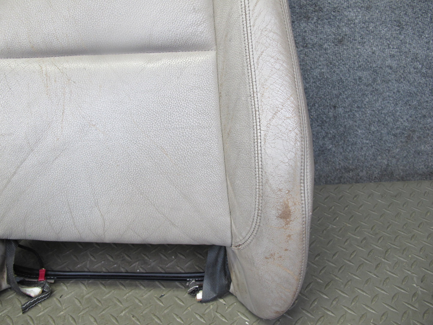 2008 BMW E82 E88 135i Convert Front Left Sport Seat Lower Leather Cushion OEM