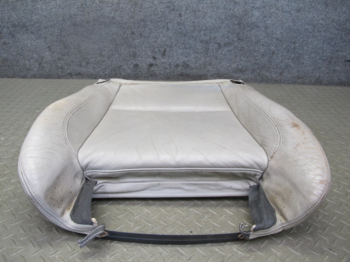 2008 BMW E82 E88 135i Convert Front Left Sport Seat Lower Leather Cushion OEM