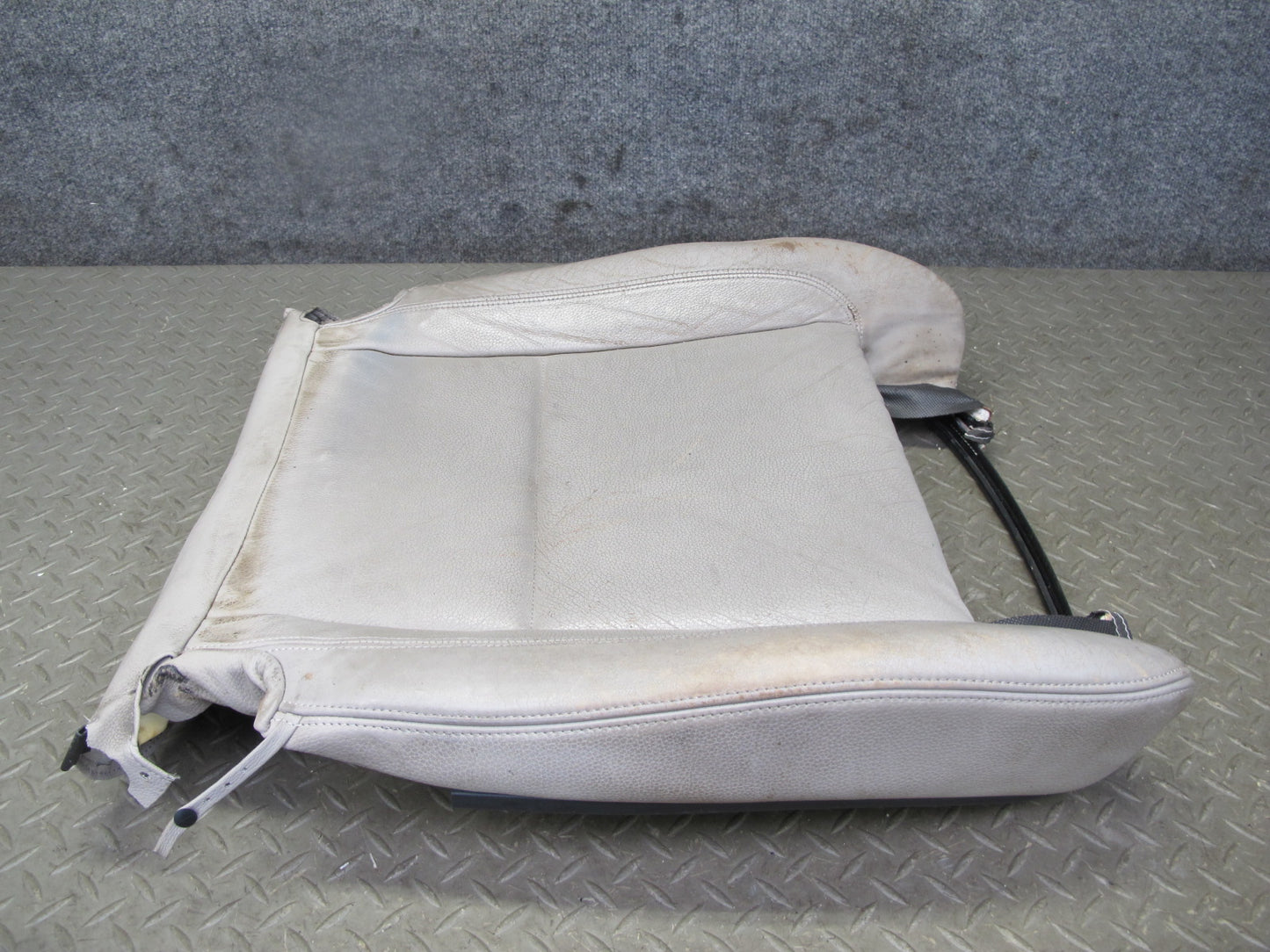 2008 BMW E82 E88 135i Convert Front Left Sport Seat Lower Leather Cushion OEM