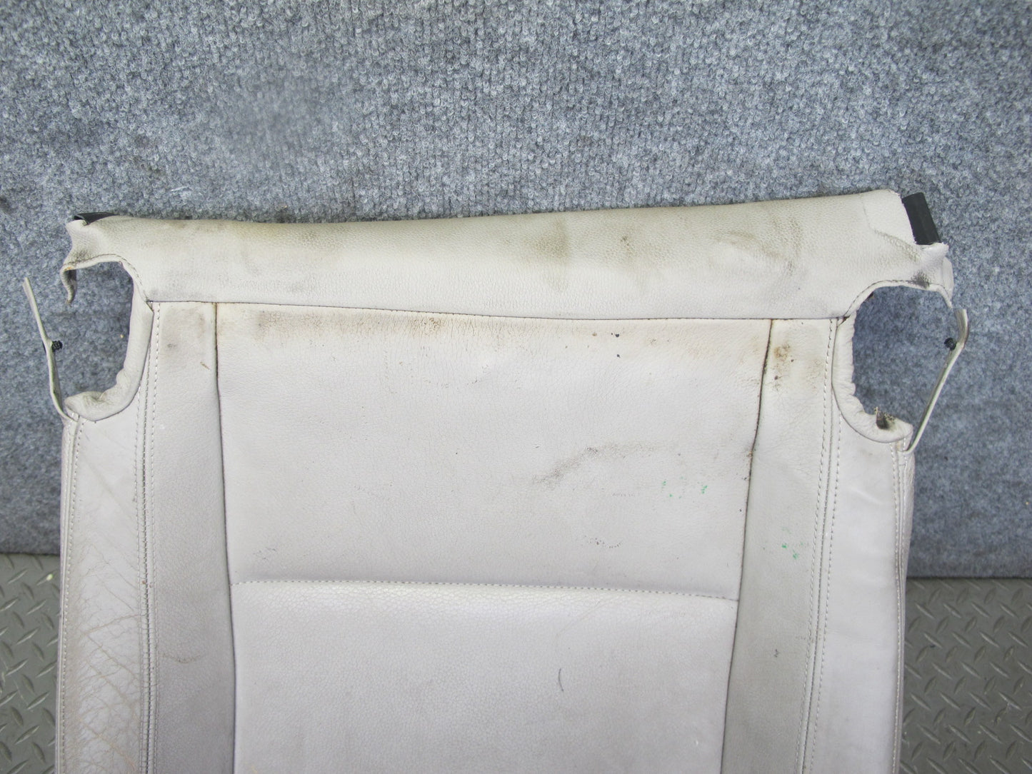 2008 BMW E88 135i Convertible Front Right Sport Seat Lower Leather Cushion OEM