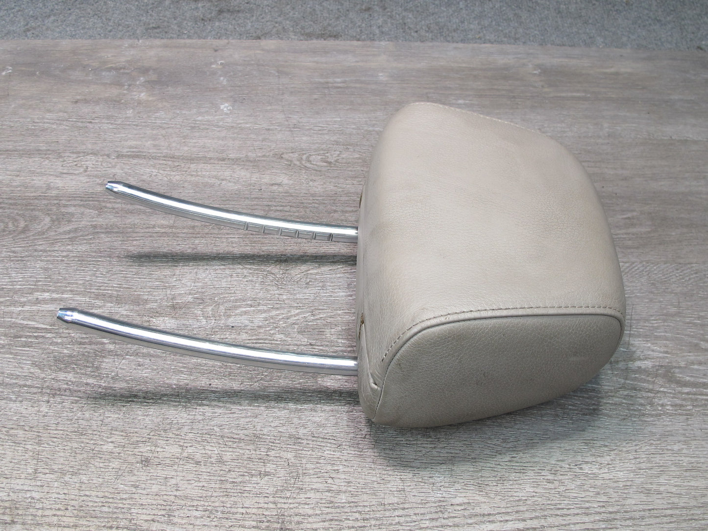 08-13 BMW E82 E88 135i Convertible Set of 2 Front Seat Leather Headrest OEM