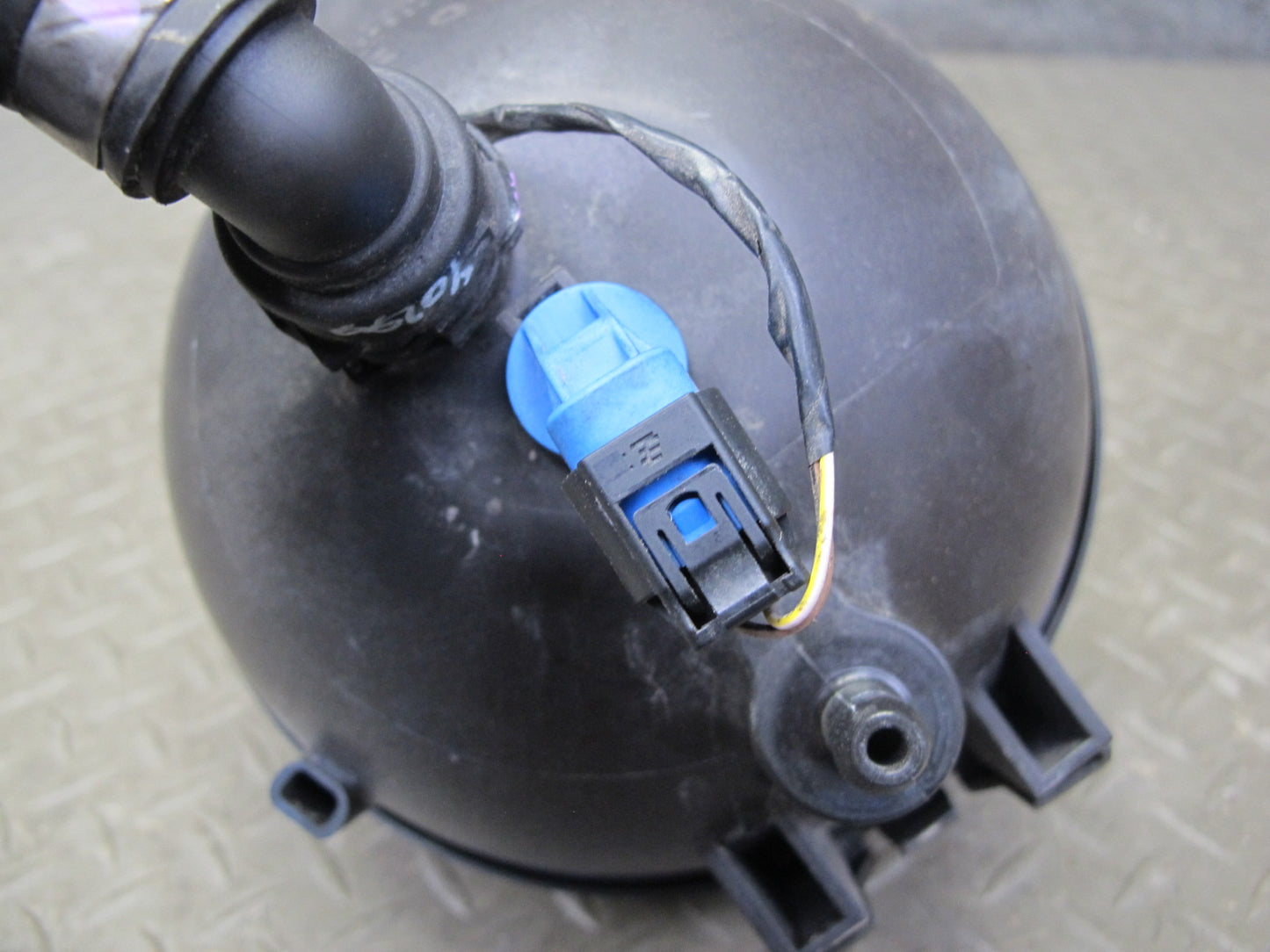 11-17 BMW F25 X3 Engine Coolant Expansion Overflow Reservoir Tank 8616418 OEM