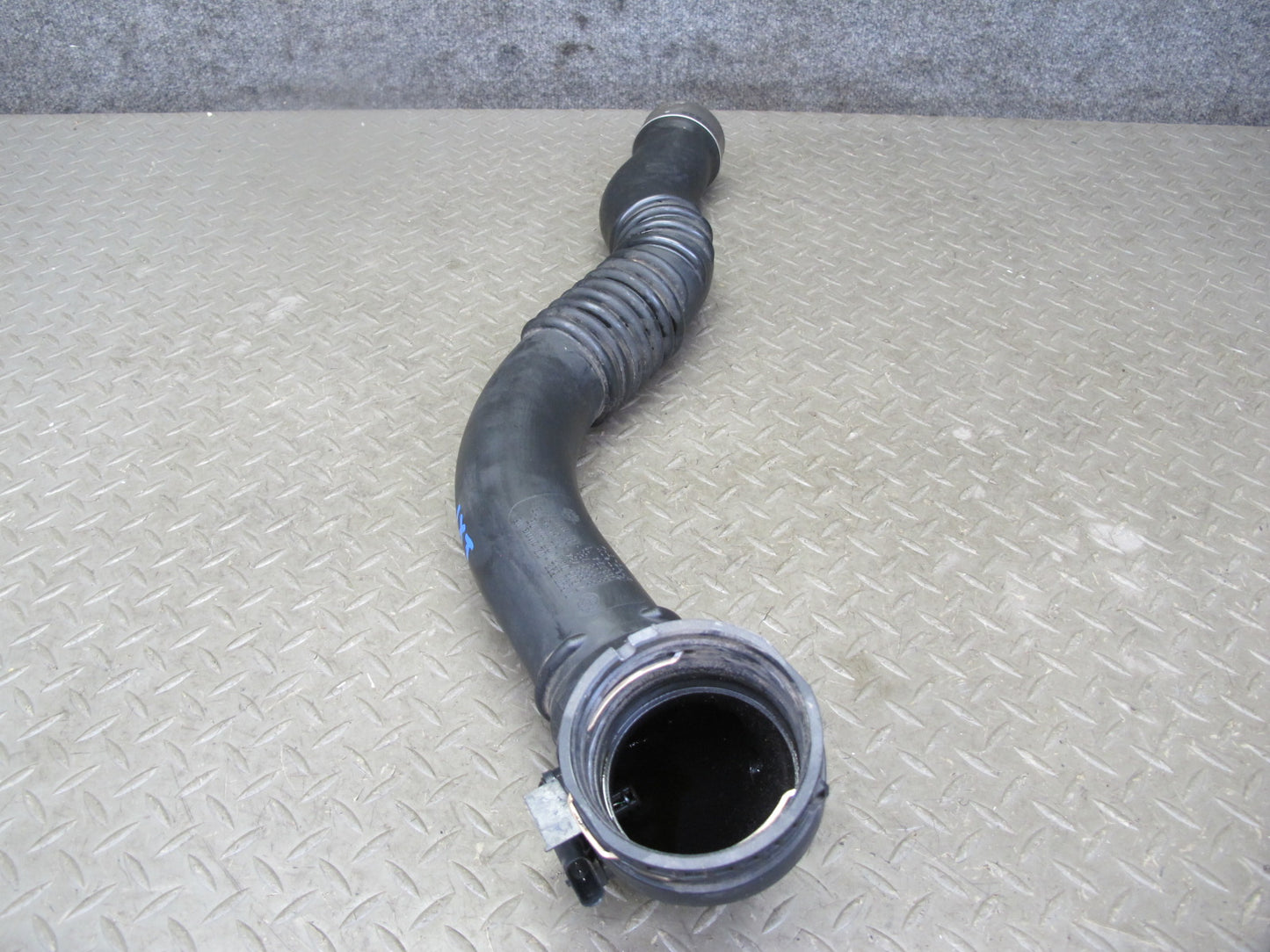 11-17 BMW F25 X3 Air Intake Turbocharger Intercooler Hose Pipe Line 7597592 OEM