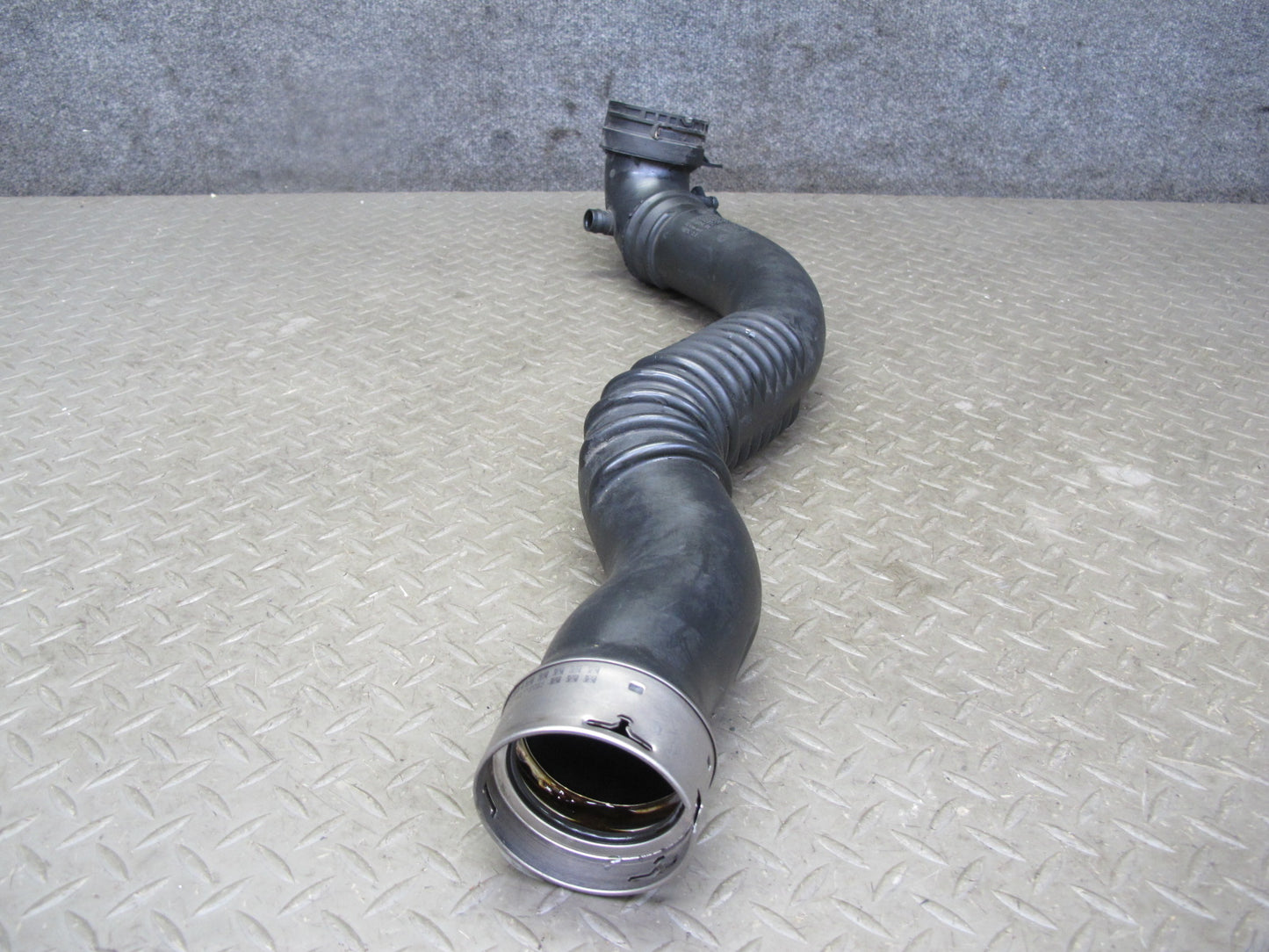 11-17 BMW F25 X3 Air Intake Turbocharger Intercooler Hose Pipe Line 7597592 OEM