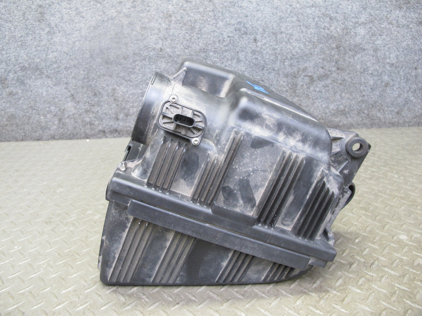 13-17 BMW F25 X3 N20 Air Intake Cleaner Filter Box w MAF Sensor OEM