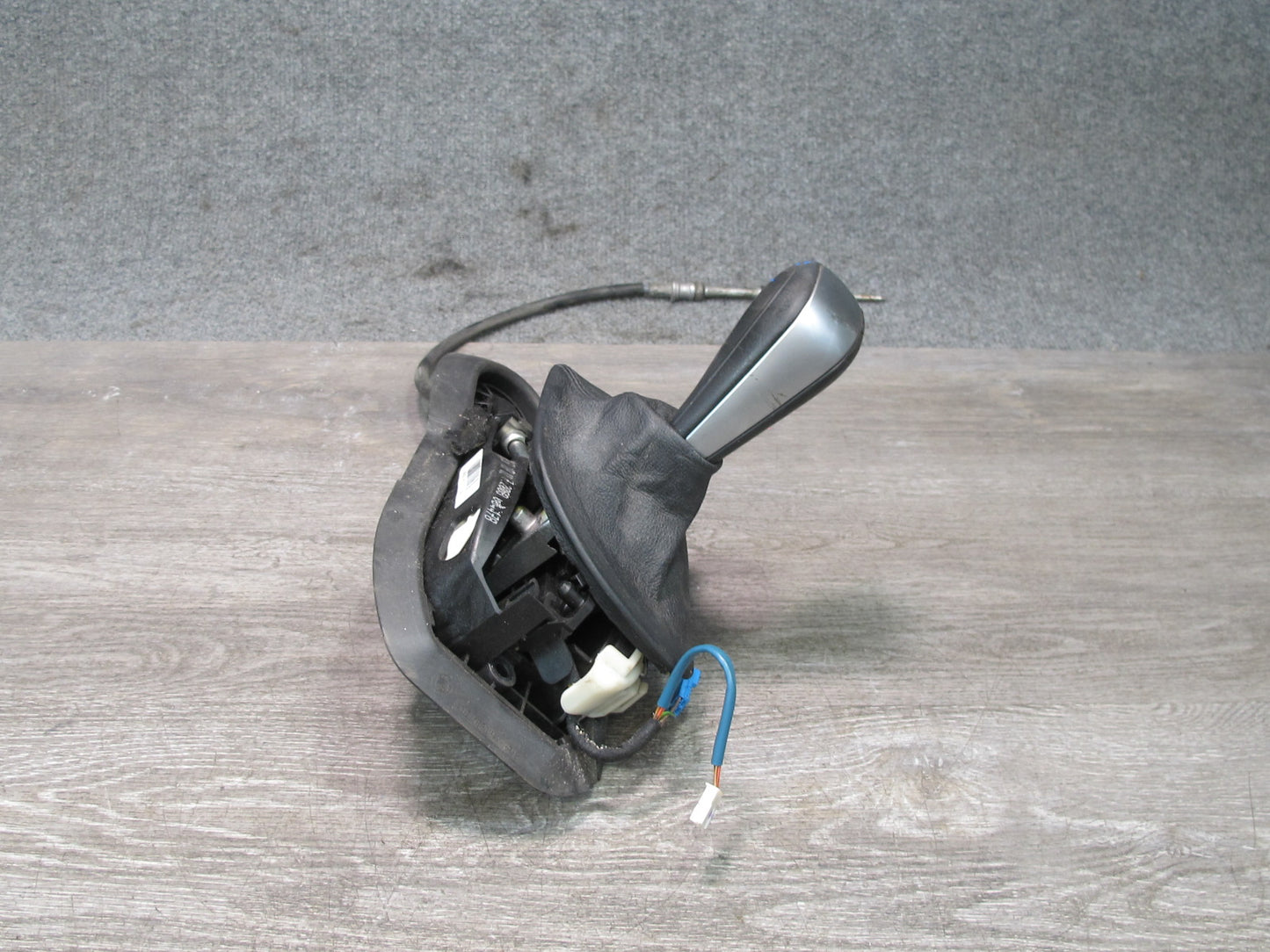 08-13 BMW E82 E88 135i A/T Automatic Transmission Gear Shifter w Boot & Knob OEM