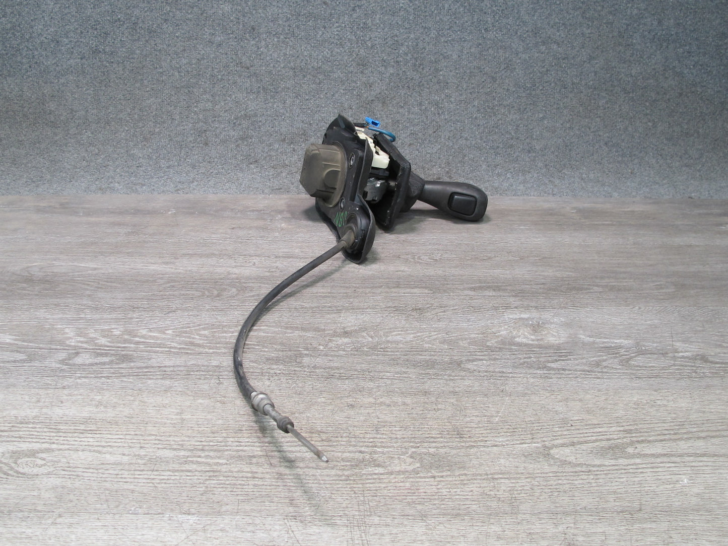 08-13 BMW E82 E88 135i A/T Automatic Transmission Gear Shifter w Boot & Knob OEM