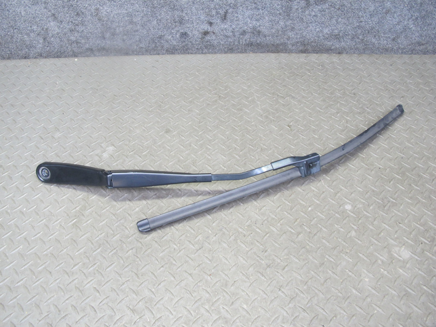 11-17 BMW F25 X3 Set of 2 Front Windshield Left & Right Wiper Arm OEM