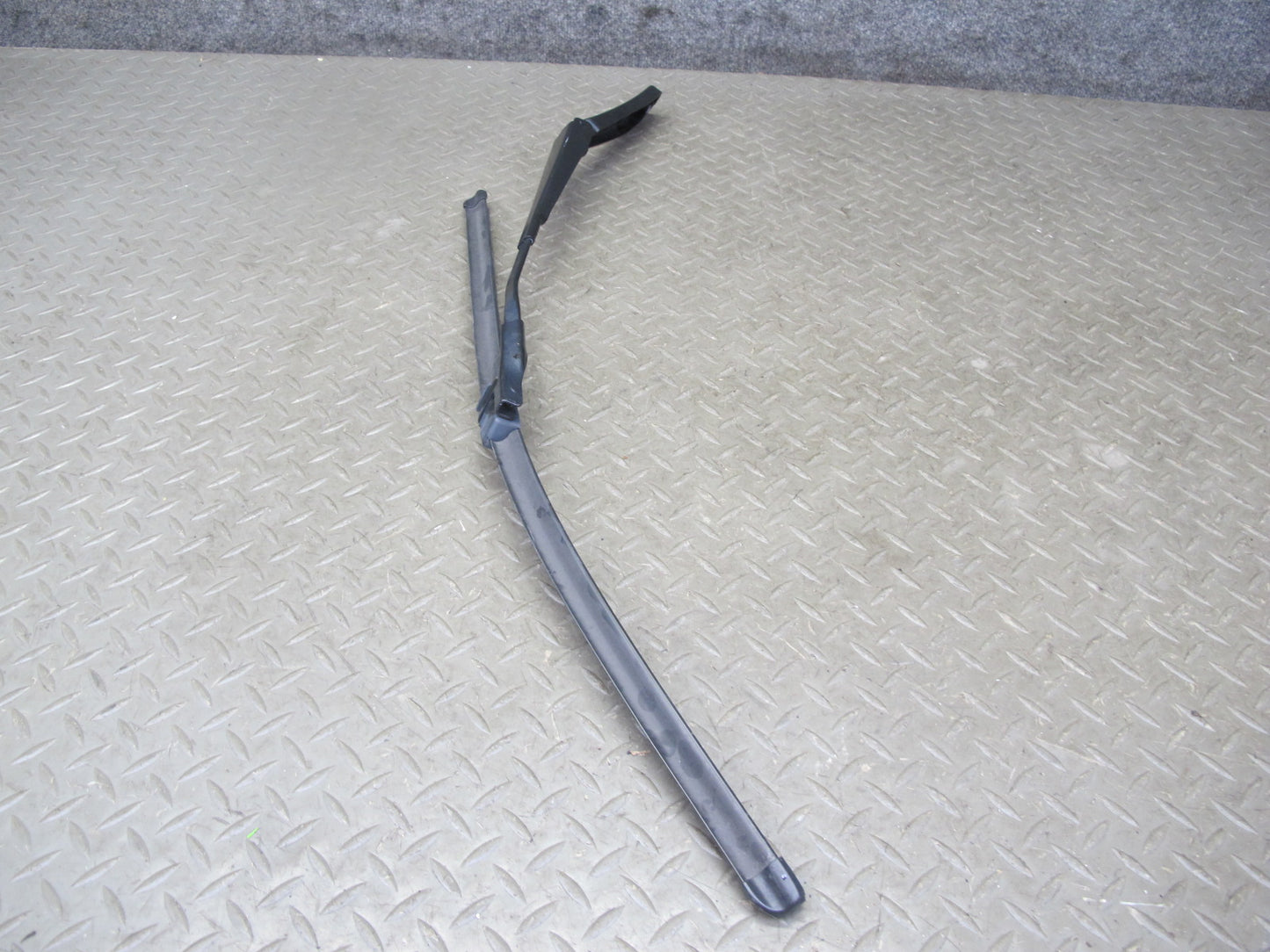 11-17 BMW F25 X3 Set of 2 Front Windshield Left & Right Wiper Arm OEM