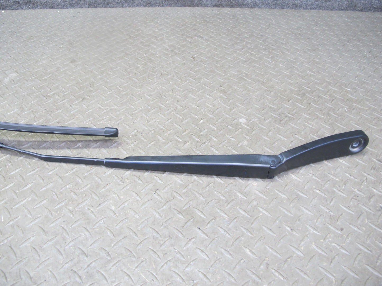 11-17 BMW F25 X3 Set of 2 Front Windshield Left & Right Wiper Arm OEM