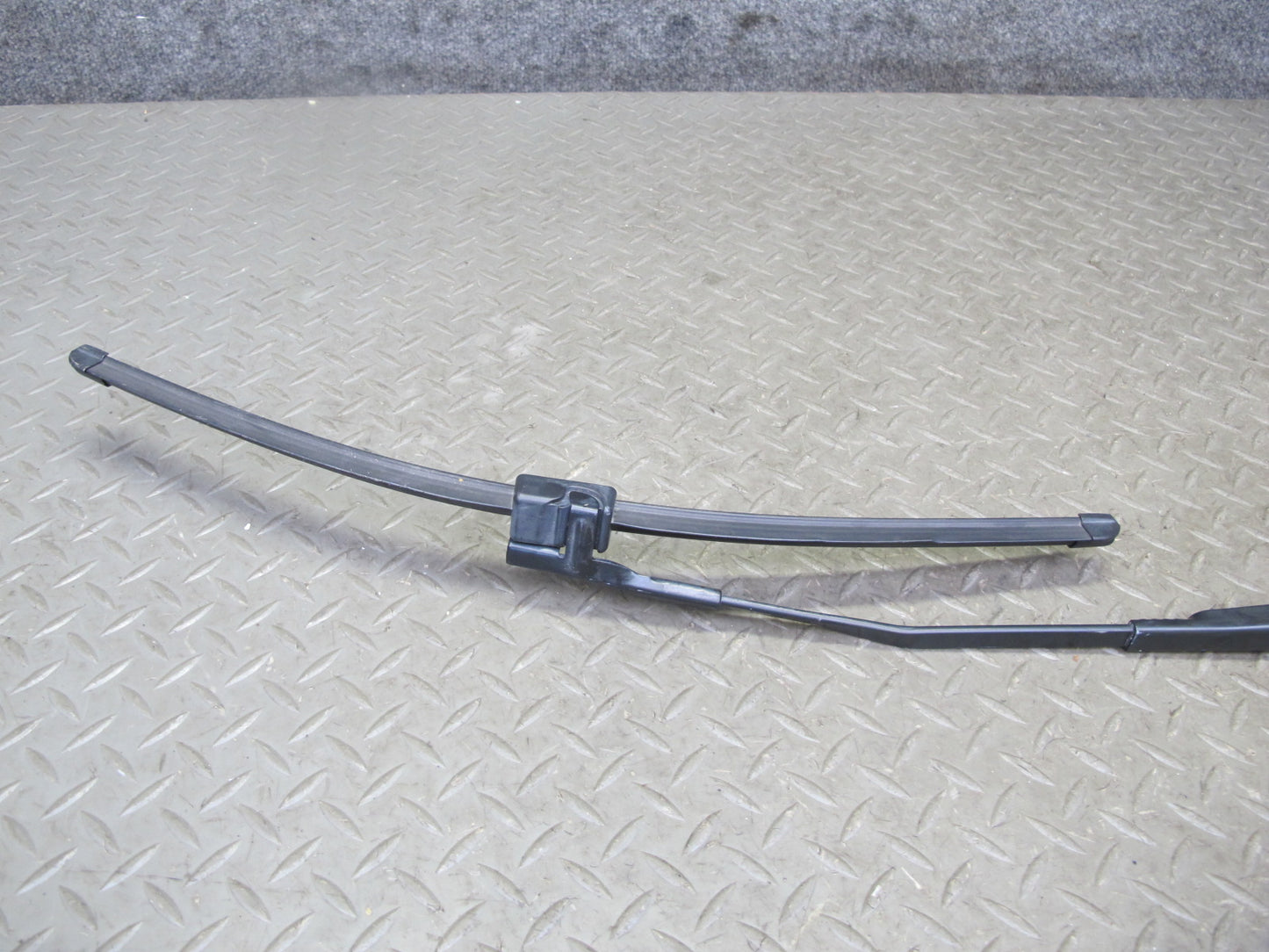 11-17 BMW F25 X3 Set of 2 Front Windshield Left & Right Wiper Arm OEM