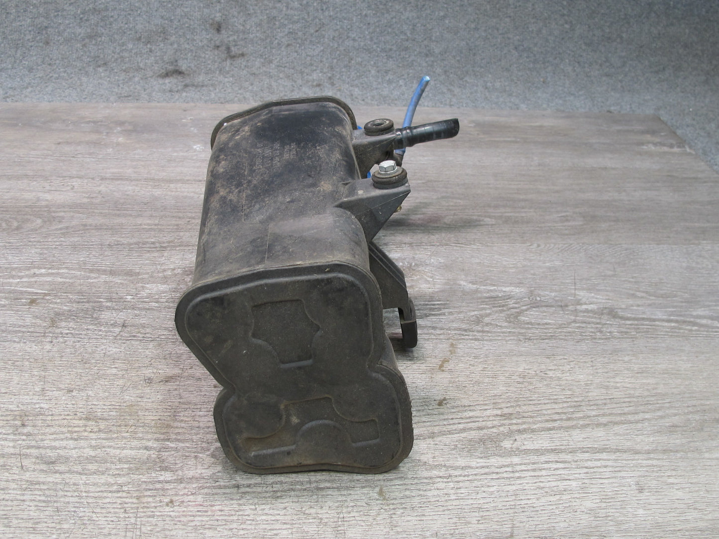 08-13 BMW E82 E88 135i Fuel Evap Vapor Charcoal Canister 6765741 OEM