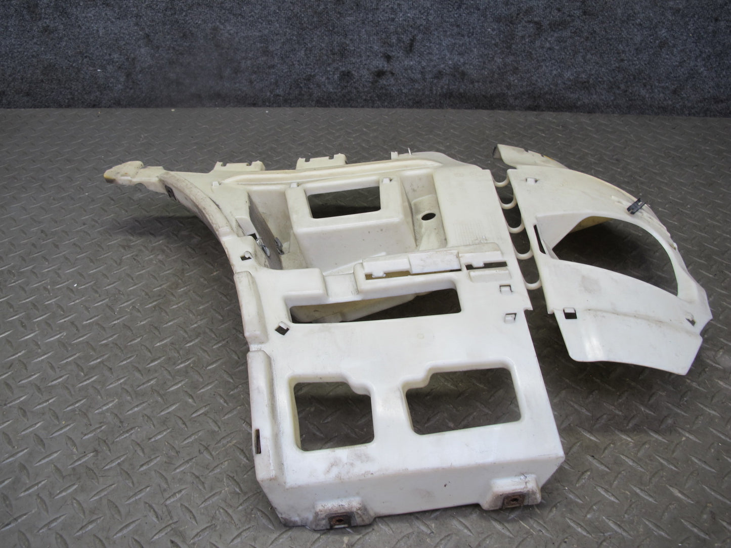 08-13 BMW E88 E82 135i M-sport Rear Bumper Right & Left Bracket Mount Set OEM