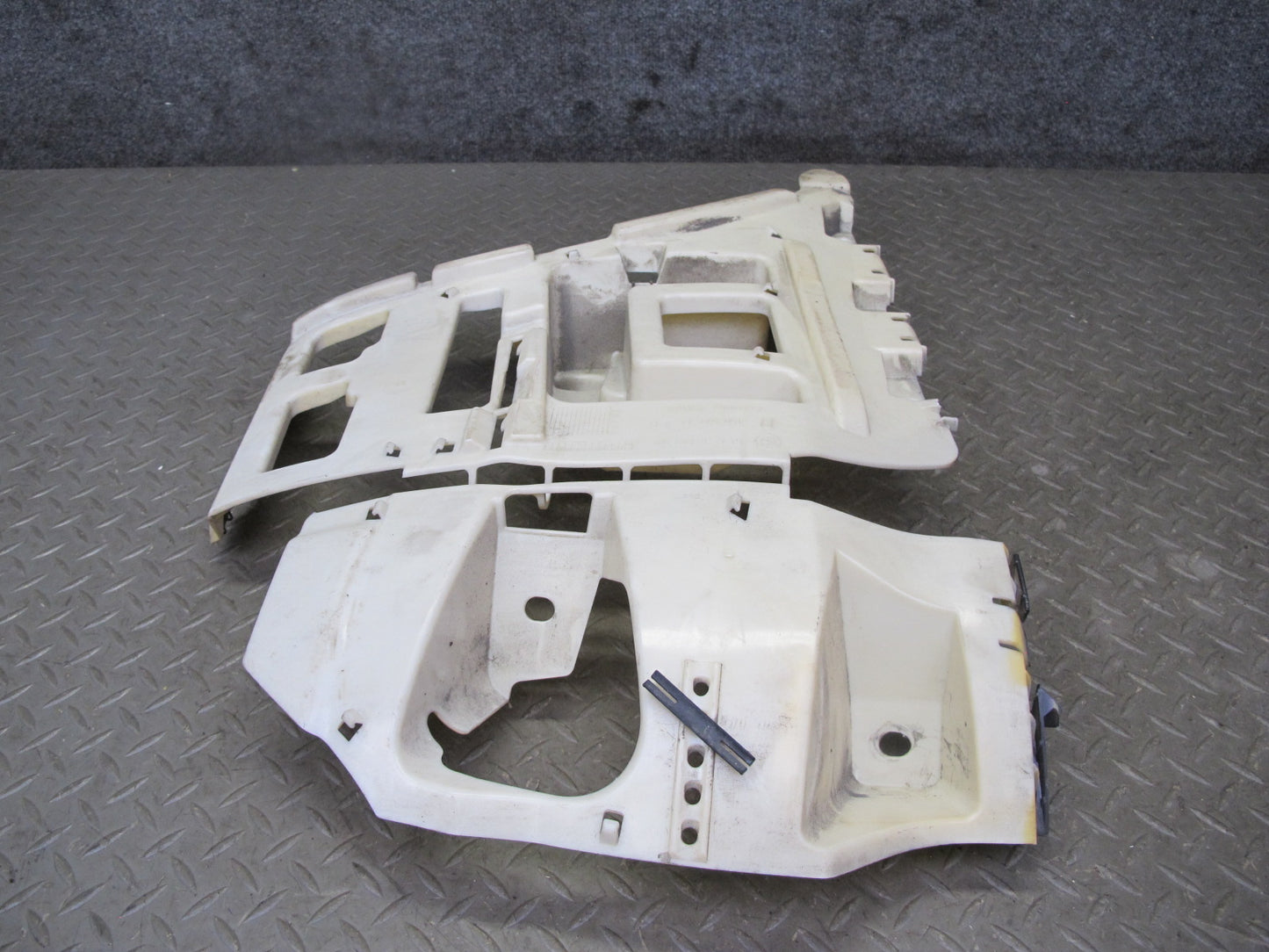 08-13 BMW E88 E82 135i M-sport Rear Bumper Right & Left Bracket Mount Set OEM