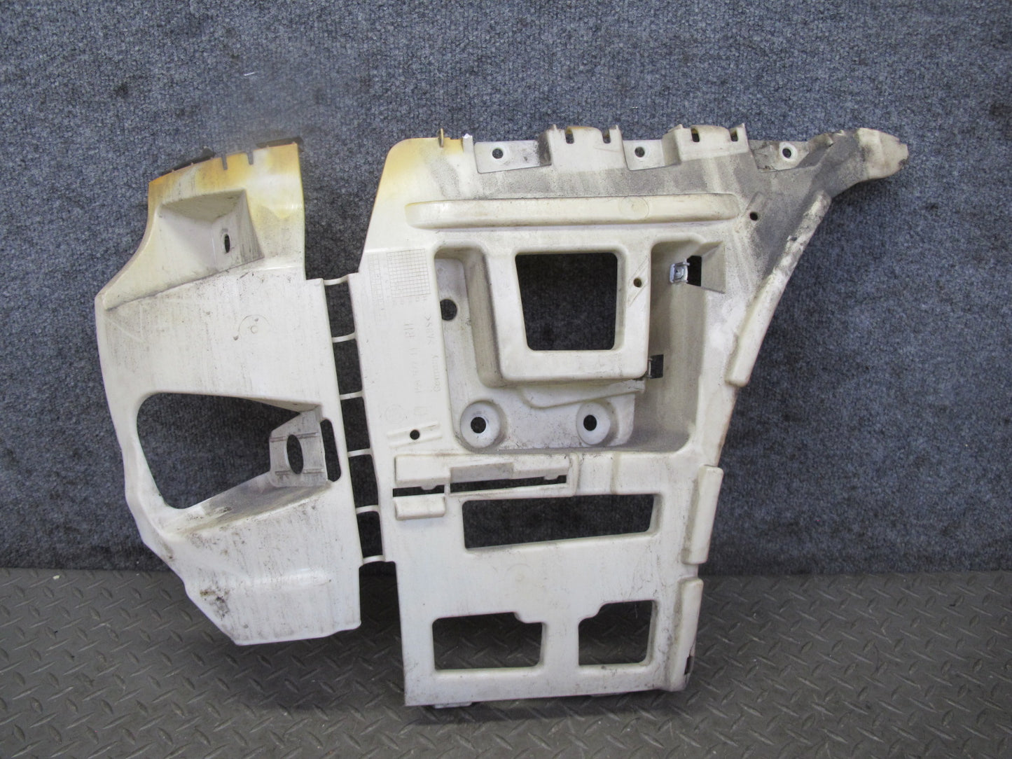 08-13 BMW E88 E82 135i M-sport Rear Bumper Right & Left Bracket Mount Set OEM