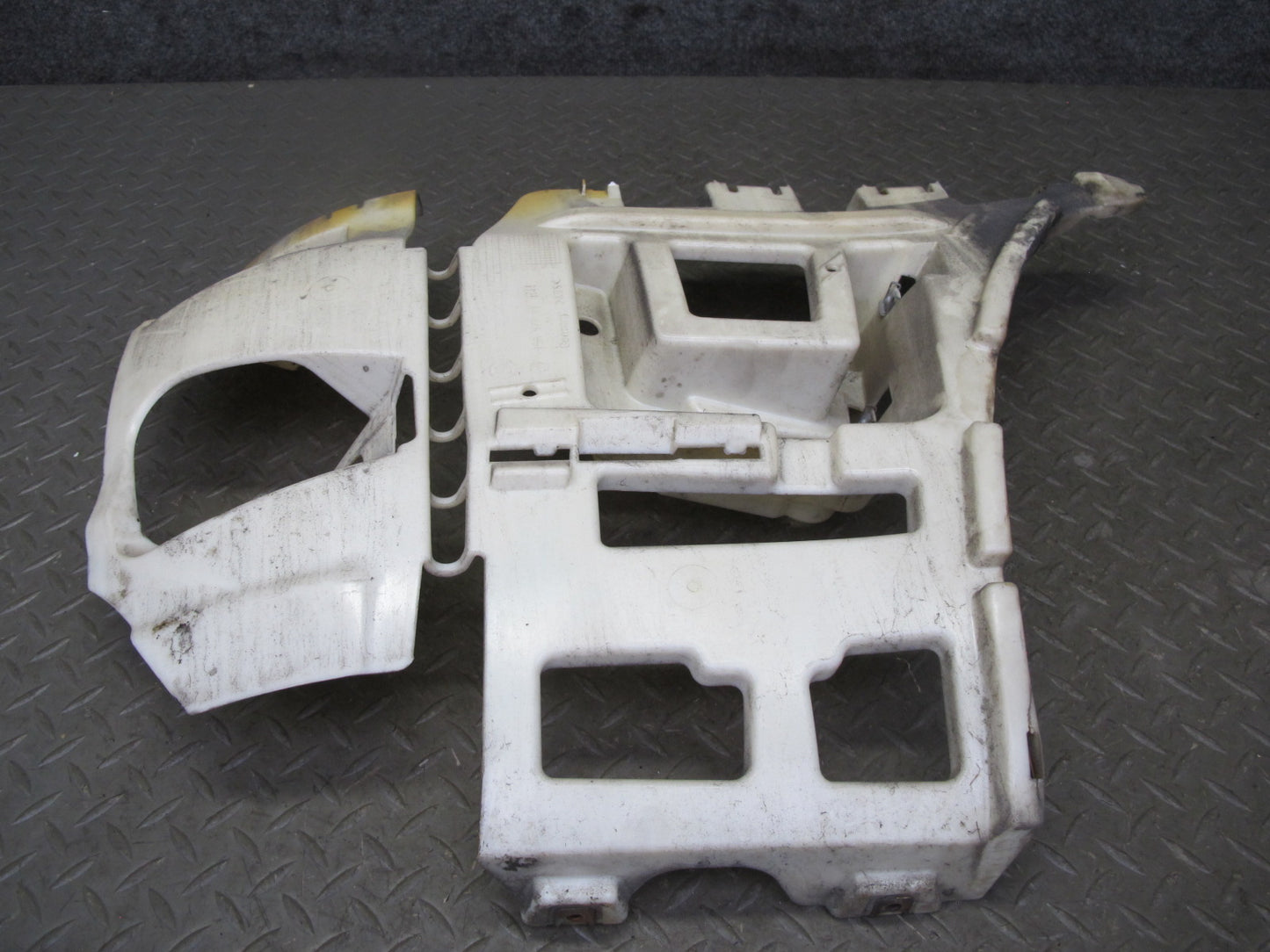 08-13 BMW E88 E82 135i M-sport Rear Bumper Right & Left Bracket Mount Set OEM