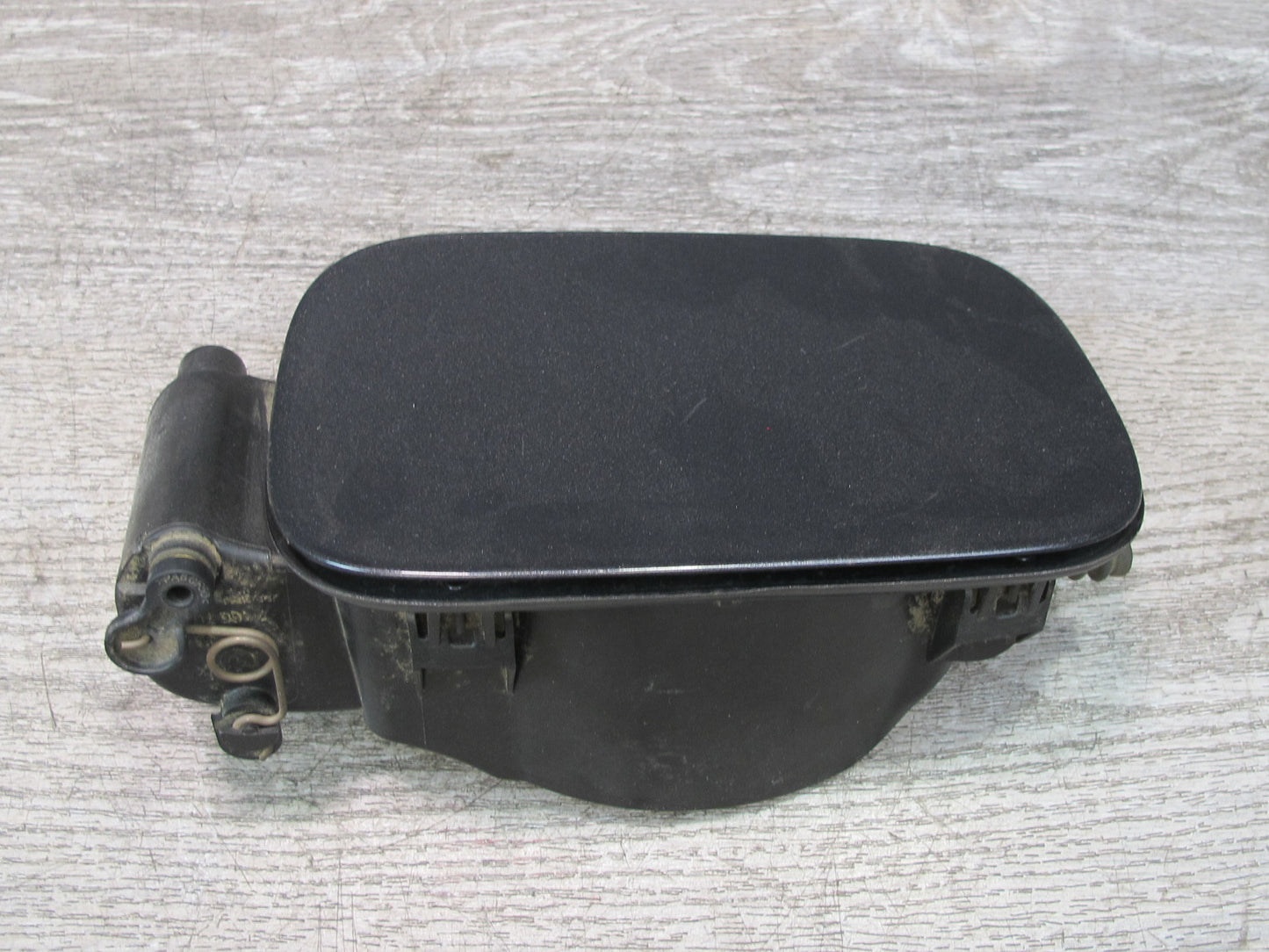 08-13 BMW E82 E88 135i Fuel Tank Filler Door Lid Cover w Housing Graphite OEM