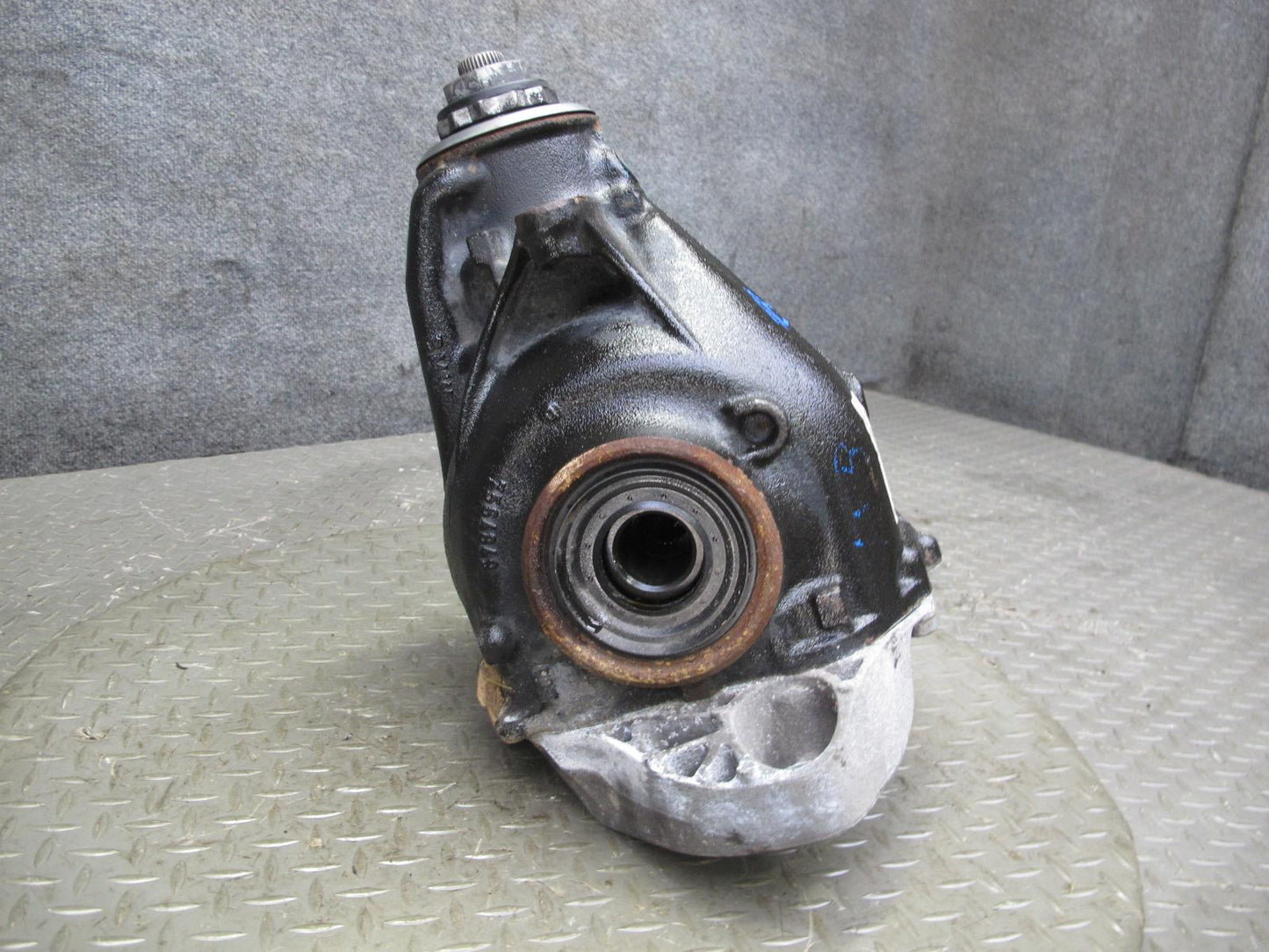 12-15 BMW F30 335i 335Xi M/T Rear Axle Differential Carrier 3.23 Ratio 91k Miles