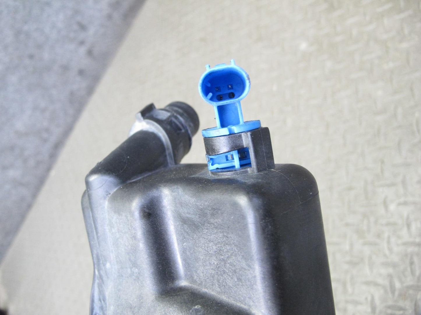 08-13 BMW E82 E88 135i Engine Coolant Expansion Overflow Reservoir Tank OEM