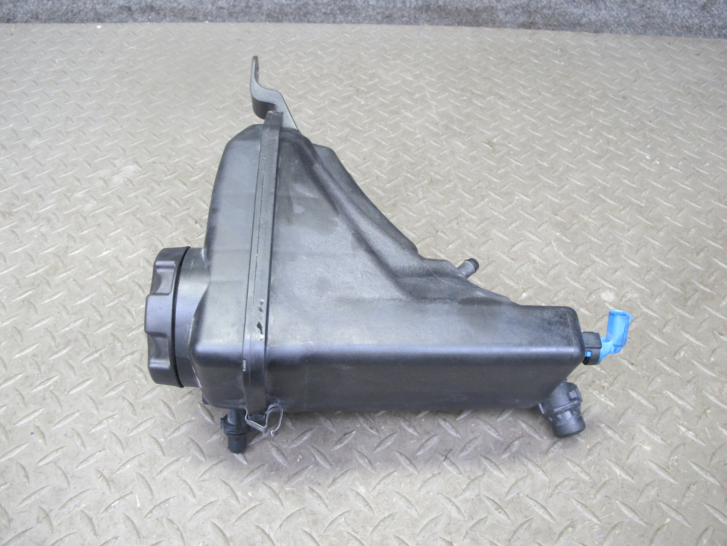 08-13 BMW E82 E88 135i Engine Coolant Expansion Overflow Reservoir Tank OEM