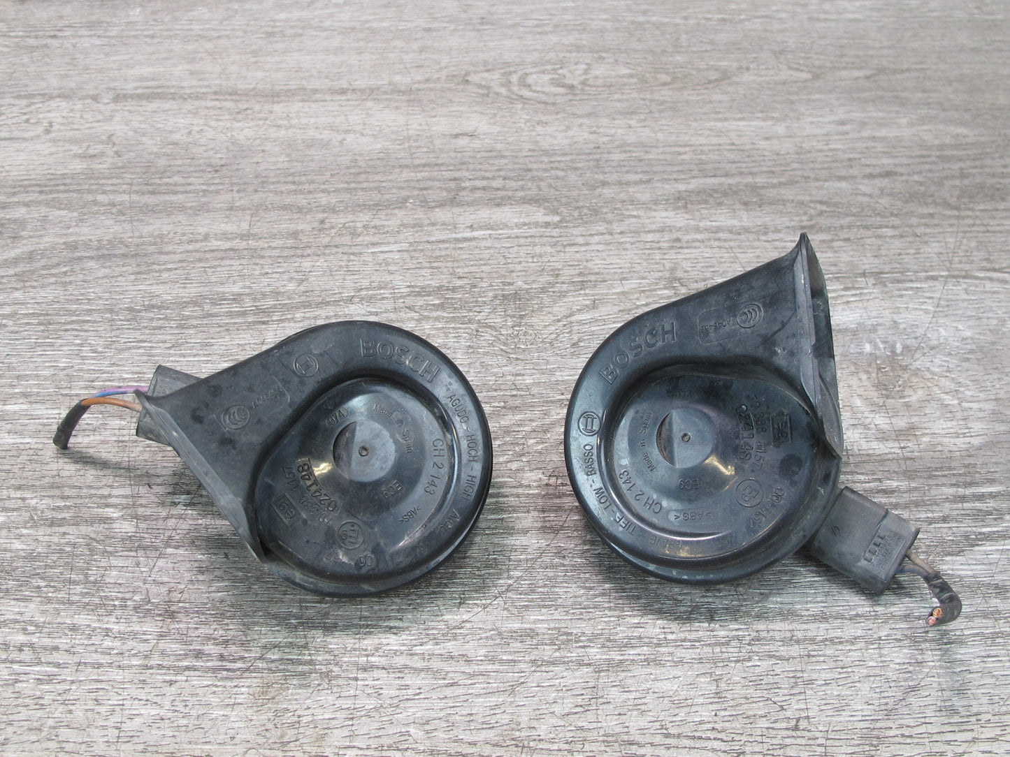 08-13 BMW E82 E88 135i Set of 2 High & Low Tone Note Pitch Horn Signal OEM