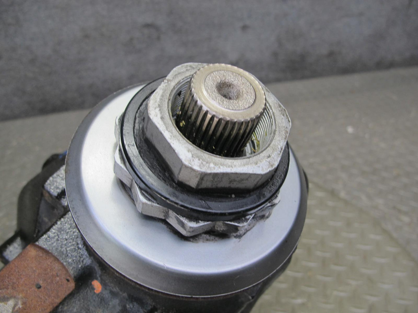 12-15 BMW F30 335i 335Xi M/T Rear Axle Differential Carrier 3.23 Ratio 91k Miles