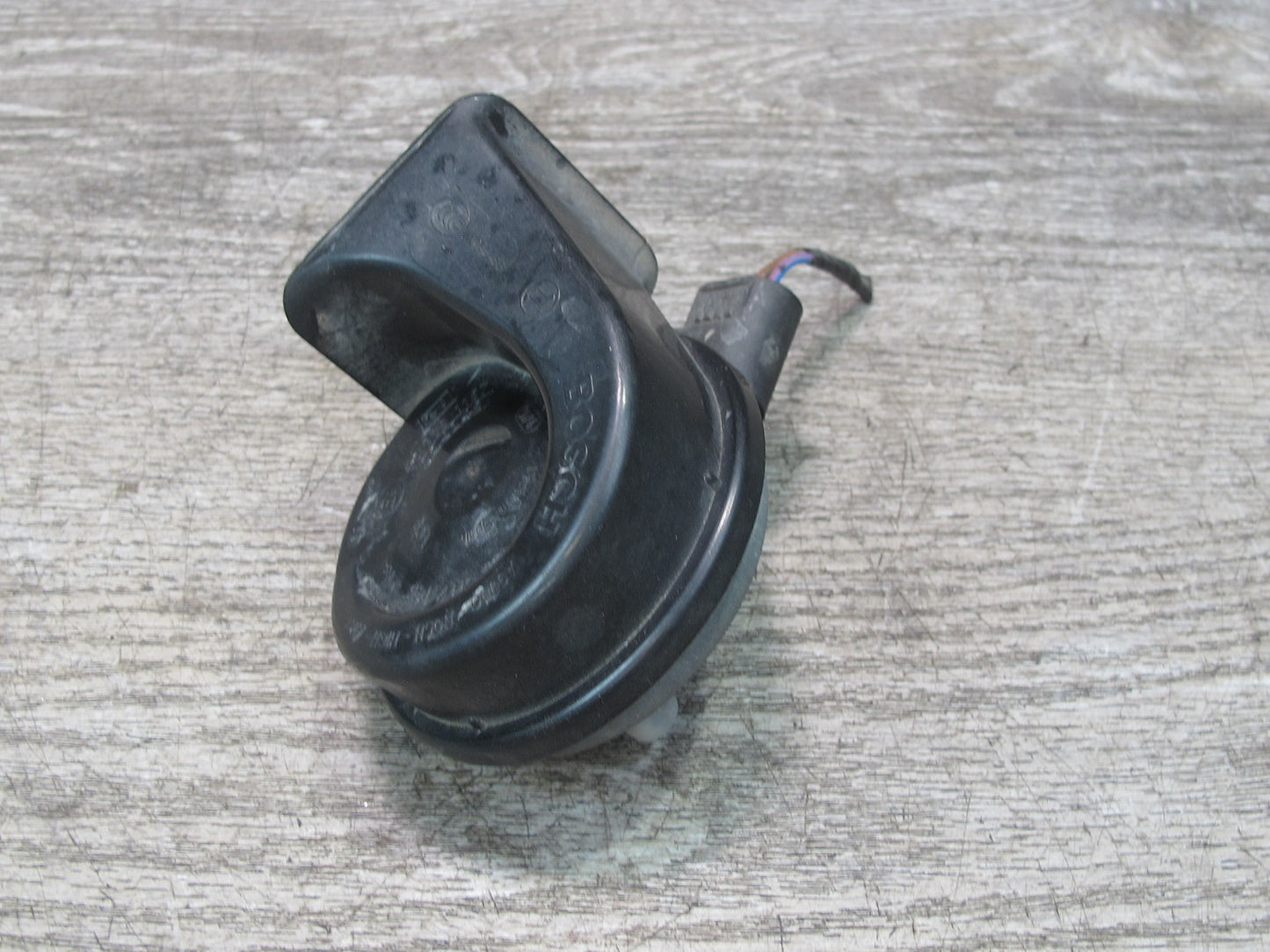 08-13 BMW E82 E88 135i Set of 2 High & Low Tone Note Pitch Horn Signal OEM