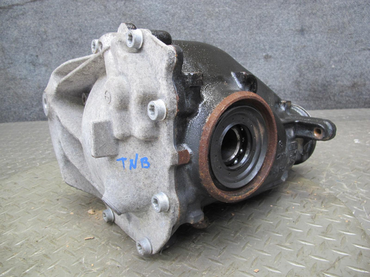 12-15 BMW F30 335i 335Xi M/T Rear Axle Differential Carrier 3.23 Ratio 91k Miles