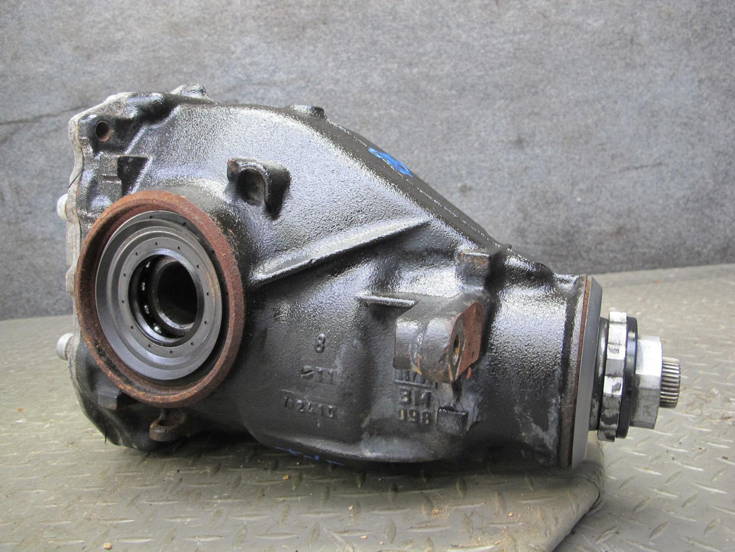 12-15 BMW F30 335i 335Xi M/T Rear Axle Differential Carrier 3.23 Ratio 91k Miles