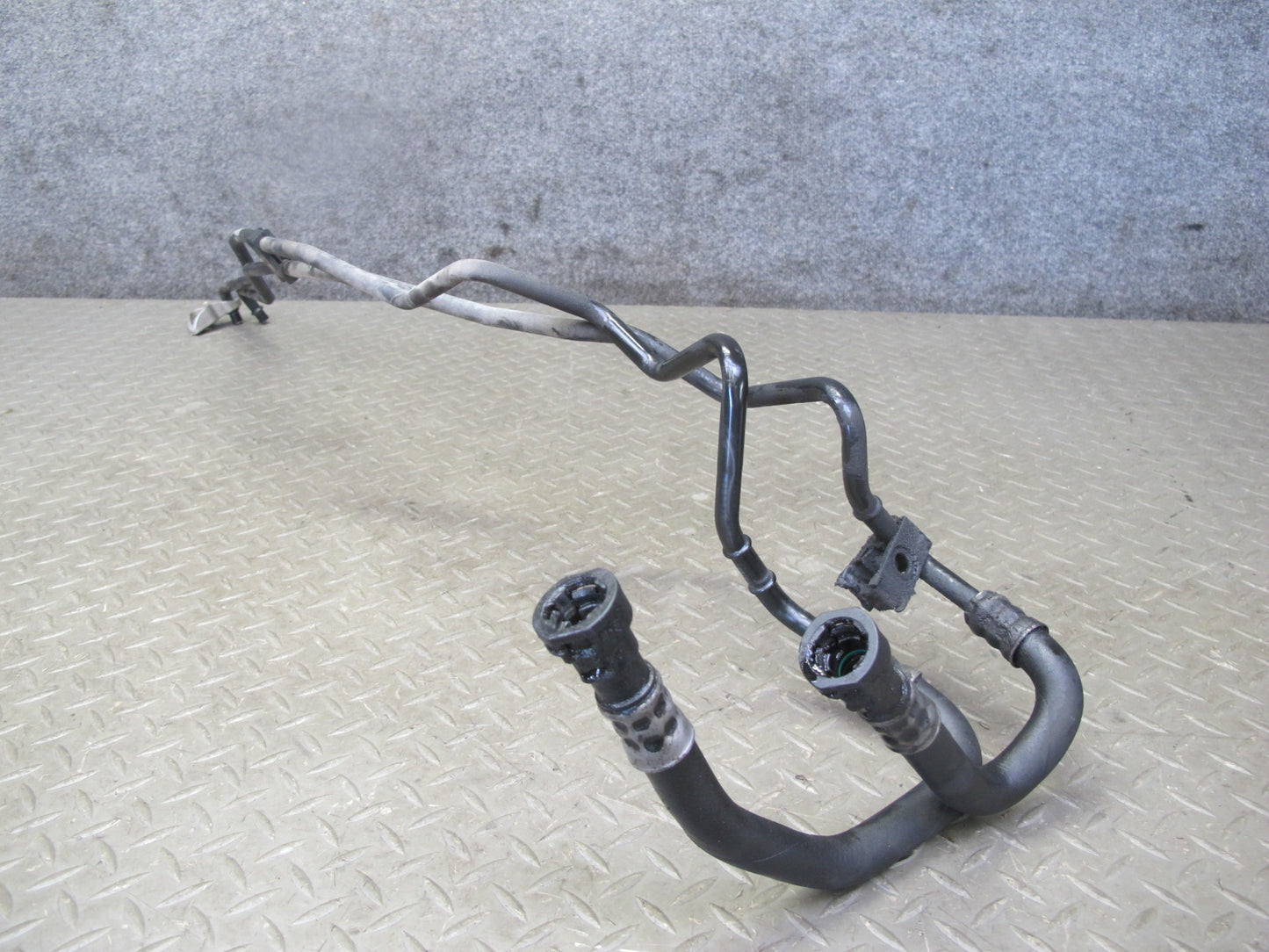 08-13 BMW E82 E88 135i N54 A/T Transmission Oil Cooler Pipe Hose Tube Line OEM