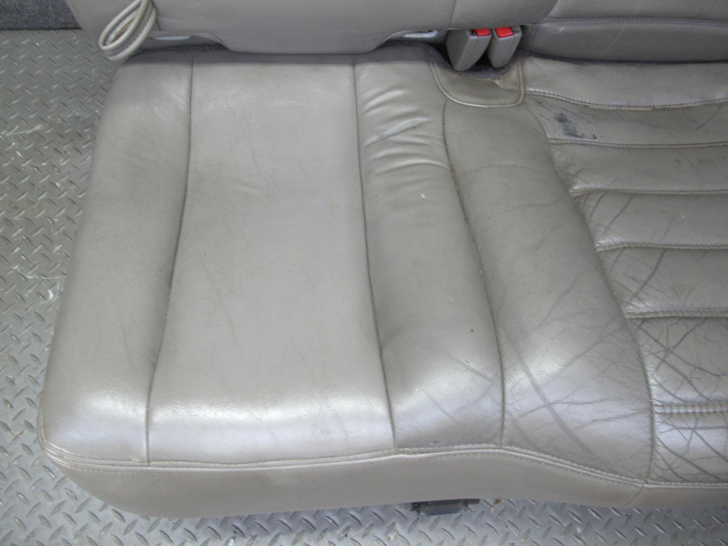 2004 Hummer H2 Rear 2ND ROW Left & Right Side Leather Seat Set of 2