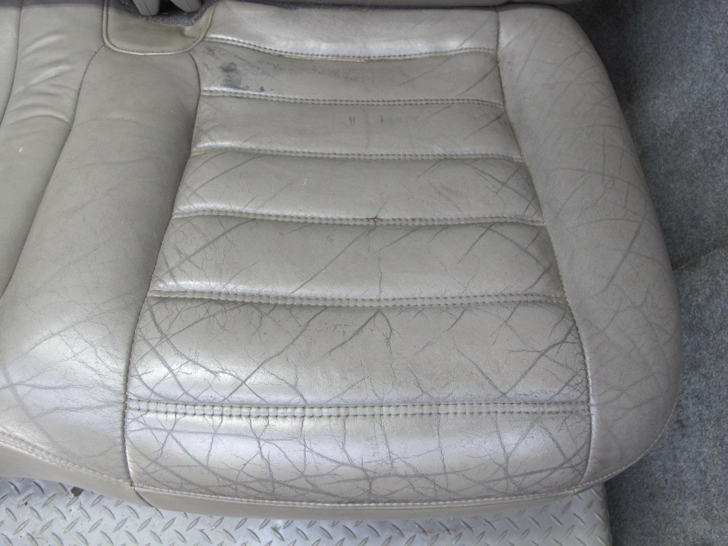 2004 Hummer H2 Rear 2ND ROW Left & Right Side Leather Seat Set of 2
